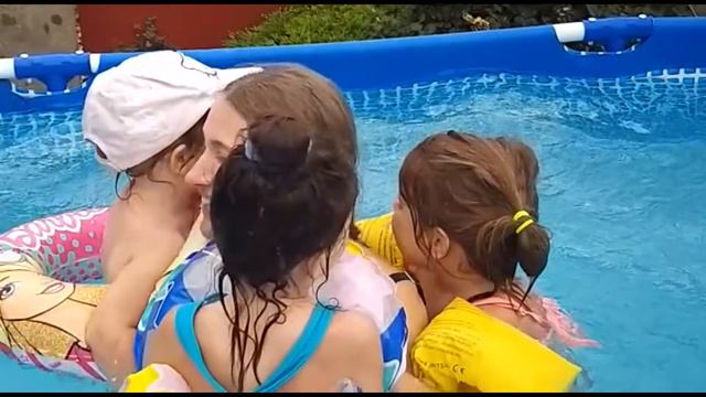Позитивия 24 07 2019 Бассейн эмоции замедленная съёмка клип воспитатель Любовь Горлова смотреть онлайн
