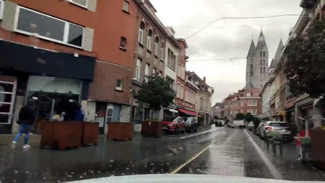 TOURNAI BELGIQUE Tournai est une ville belge de la province du Hainaut. смотреть онлайн