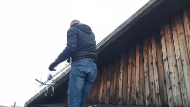 Устанавливаем цифровое тв. Инвертор c 12 на 220 выручил. смотреть онлайн