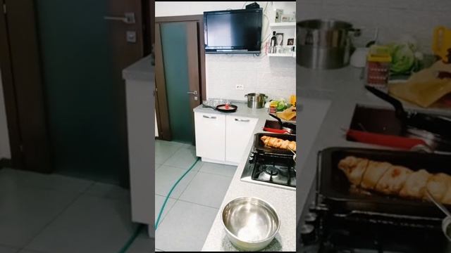 Выполнение заказа 20.08.Меренга.профитроли.сырный рулет и пр..