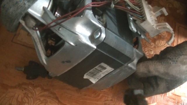 СИЛЬНЫЙ ИЗНОС МОТОРА СТИРАЛЬНОЙ МАШИНЫ AEG LAVAMAT L 1049 ! 1 15 ЛЕТ ЭКСПЛОАТАЦИИ смотреть онлайн