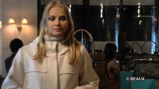 Max Mara's Accessories Presentation Fall/Winter 2011 смотреть онлайн
