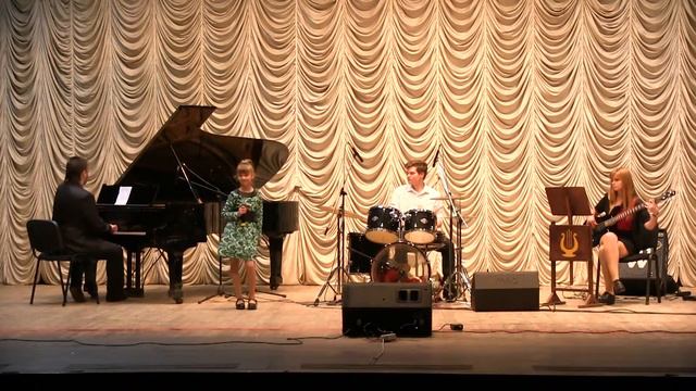 Zhenya Falko «Blue Skies» смотреть онлайн