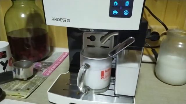 класна супер Рожковая Кофеварка Ardesto ECM-EM14S Обзор Варим Кофе