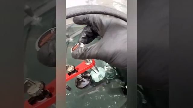 Американское оборудование Glass Mechanix для ремонта сколов на стёклах #ремонтлобовых #ремонтсколов смотреть онлайн