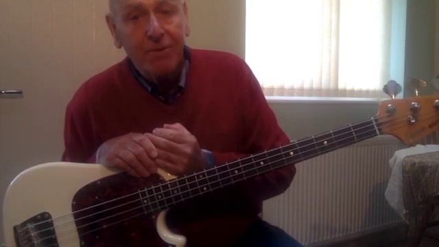 Mustang bass (Squier Classic Vibe) review смотреть онлайн