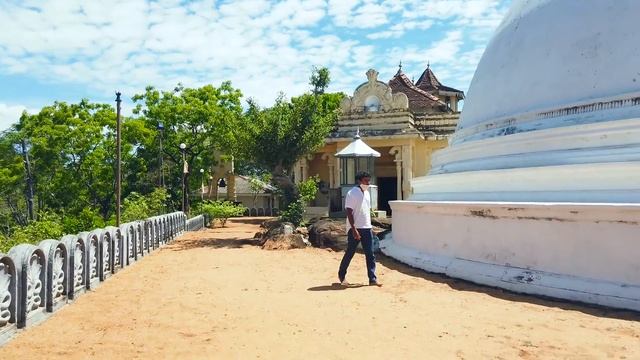 Kataragama, Kiri Vehera, Vihara Maha Devi Saya, Tissamaharama, Tissa Lake -Sri Lanka- Extended Vide смотреть онлайн