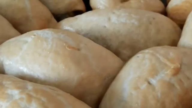 Пекла пироги и пиццу. ? ? ? Внуки любят пирожки с ? ? . смотреть онлайн