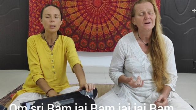 Blissfully chant SHRI RAM JAI RAM JAI JAI RAM with Manusree & Kaivalya #India #bhajan #subscribe смотреть онлайн
