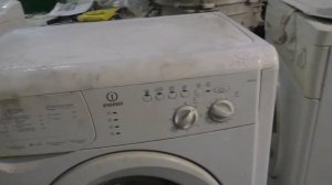 Как снять крышку на стиральной машине Indesit.