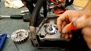 Заклинила китайская бензопила,- УЖАС а не инструмент. Ремонт и профилактика