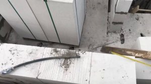 Закладываю арматуру в стены