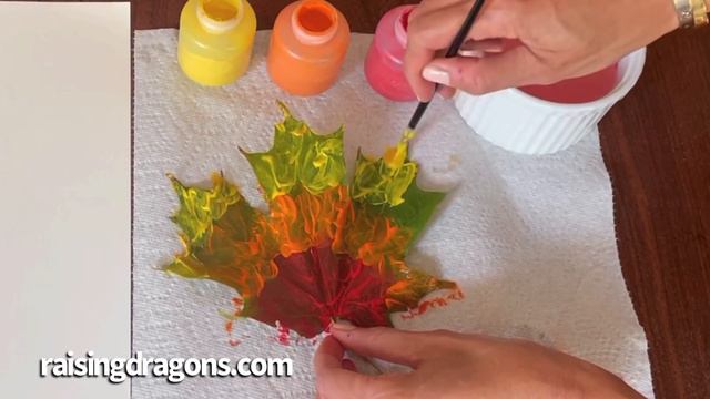 3 Fall Leaf Crafts - Simple Leaf Activities for Kids - Autumn Family Leaves Art Activity смотреть онлайн