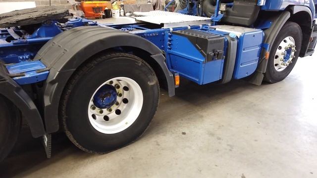 New In Stocklist For Sale: RENAULT PREMIUM PRIVIL EU-5, 6X2 TAG AXLE TRACTOR UNIT - 2013 - LT63 TZH смотреть онлайн