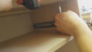 Закручиваем саморезы в трудных местах