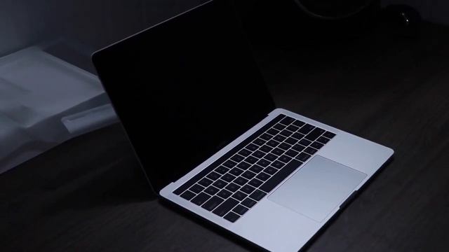 MacBook Pro 13 Whit Touchbar Unboxing & Review  Mid 2018