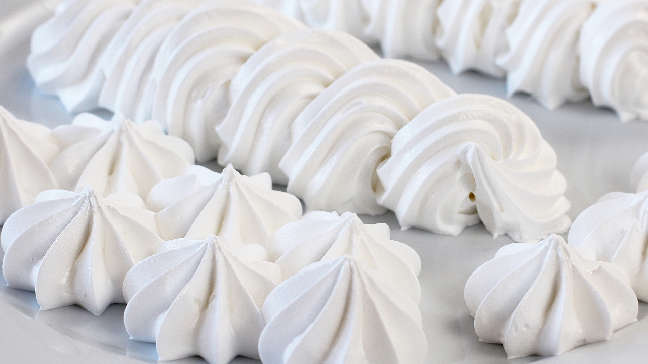 БЕЛКОВЫЙ ЗАВАРНОЙ КРЕМ. смотреть онлайн