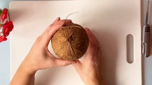 Как открыть кокос ?