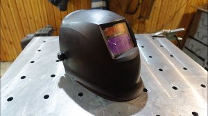 Сварочная маска Tecmen ADF715S. Бюджетные 2.5DIN в светлом состоянии.