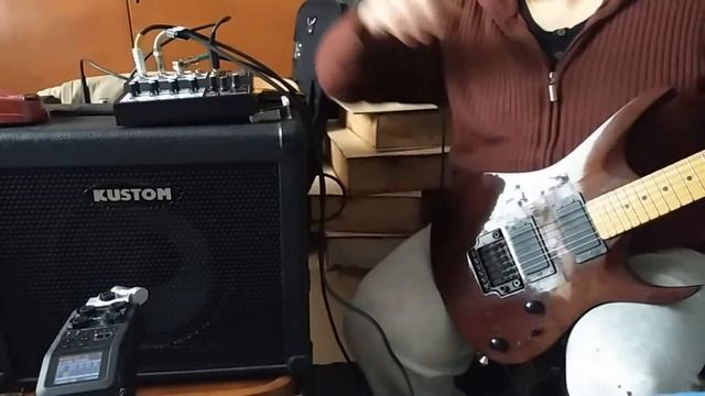 Как подключить микшер к комбику. Маленький микшер на аккумуляторе расширяет возможности комбика