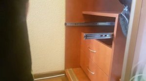 Как правильно поставить ящик в шкаф-купе?