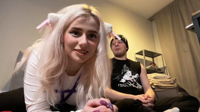 показала ж*пу и засмущала жожо