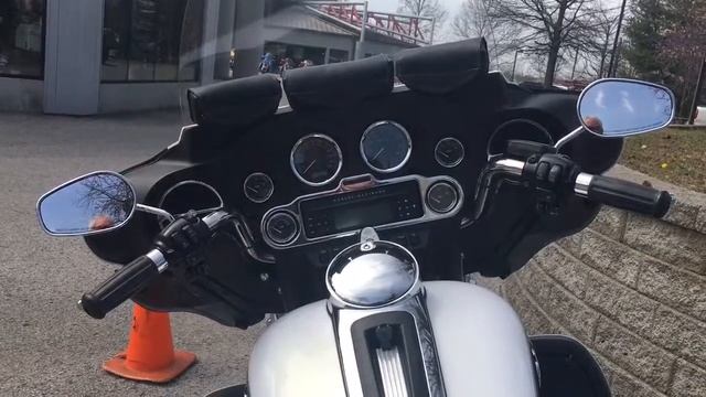 2008 Harley-Davidson Ultra Classic White Pearl смотреть онлайн