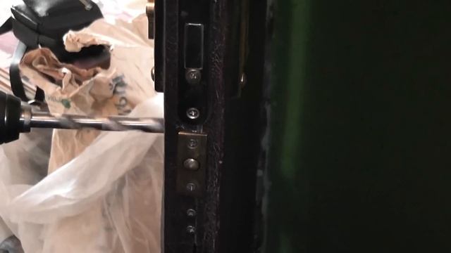 Врезка дверной задвижки! смотреть онлайн