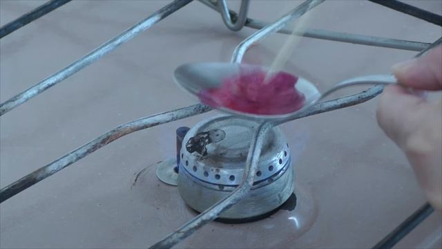 ЛАЙФХАК | ГУБНАЯ ПОМАДА СВОИМИ РУКАМИ - МЕНЯЕМ ЦВЕТ смотреть онлайн