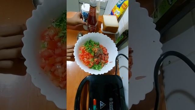 Unboxing sandwich maker / Russell hobbs / Easy and healthy sandwich / IHSAANS WORKS смотреть онлайн