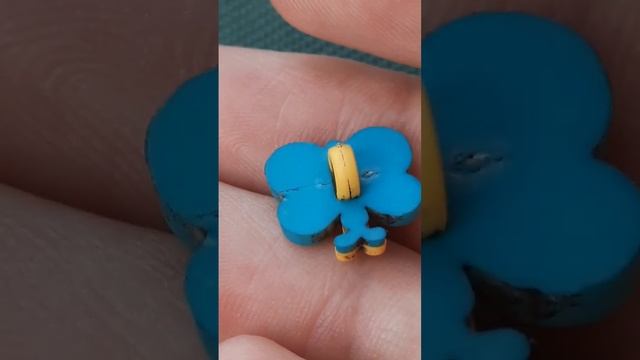 Бабочка пуговица современная детская голубые крылья желтое брюшко Обзор коллекции смотреть онлайн