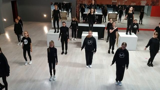 SZOK FAMILY/ Michael Jackson - They Don’t Care About Us смотреть онлайн