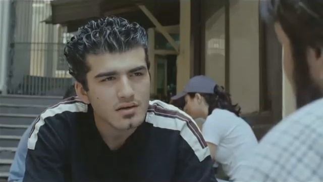 ZEKİ DEMİRKUBUZ UFUK BAYRAKTAR'I OYUNCULUĞA İKNA EDİYOR смотреть онлайн