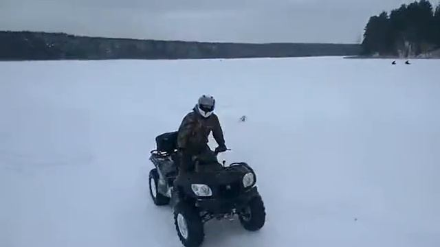 Дрифт на льду. Воткинский пруд. смотреть онлайн