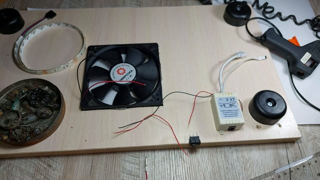 Охлаждающая подставка для ноутбука майнинг c RGB подсветкой смотреть онлайн