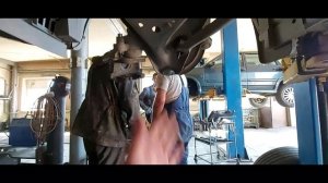 Замена шаровой на ЛАДА Х-рей. И замена передних тормозных дисков!