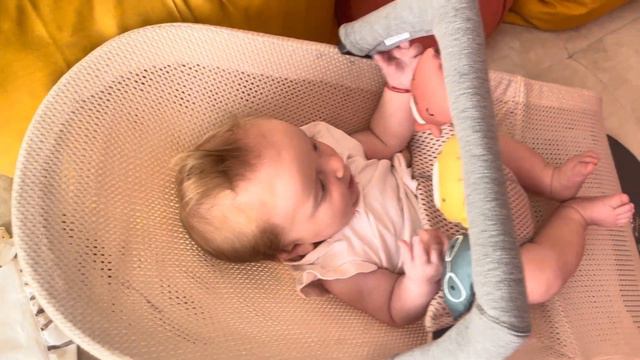 Арка с играчки за шезлонг смотреть онлайн