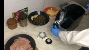 Кеббе с грибами и сыром с помощью мясорубки Kitfort KT-2104