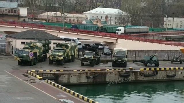 военная техника на морвокзале Одессы смотреть онлайн