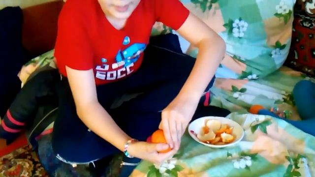Как снять кожуру с Мандарина смотреть онлайн