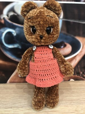 Вязаный мишка. Мягкая игрушка. Мишка крючком. Амигуруми схема вязания крючком.