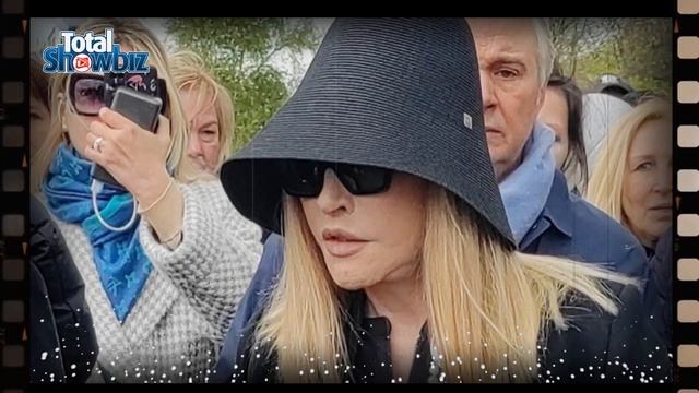 Алла Пугачева вернулась в Россию смотреть онлайн