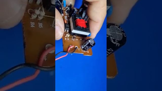 How To Convert 5 Volt Adapter to 3 Volt 12 Volt Regulated Power Supply #shorts #zaferyildiz #short смотреть онлайн