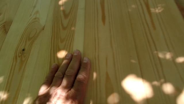 Деревянный лежак изготовленный своими руками много лет назад для знакомых смотреть онлайн