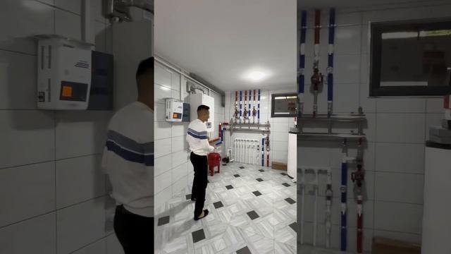 ДВА БЕЛОСНЕЖНЫХ ДОМА - БЛИЗНЕЦЫ