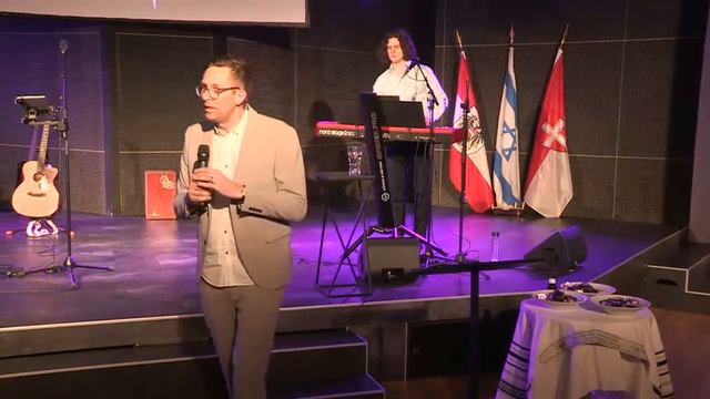 Der Herr ist auferstanden - P. Martin смотреть онлайн