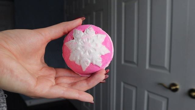 Lush Christmas Haul | Christmas Shop With Me + My Favourite Bath Bombs of the Season | Vlogmas Day смотреть онлайн