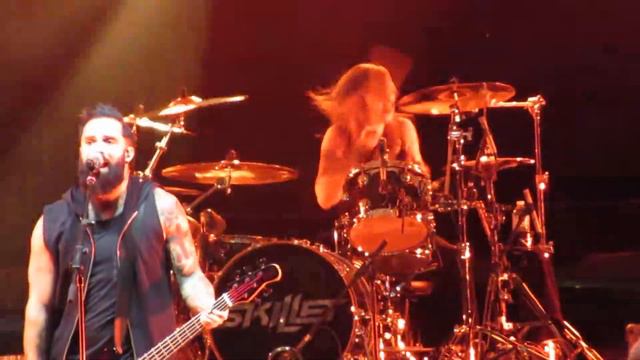 Jen Ledger Invincible short clip смотреть онлайн