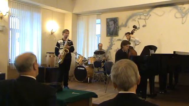 Sonny Rollins - You don't know what love is смотреть онлайн