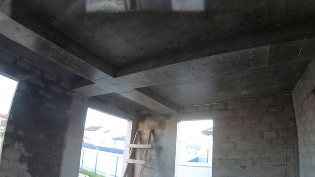 36 Хайтек. Витязево. Сняли опалубку плиты перекрытия. Усиление плиты монолитными балками (ригелями) смотреть онлайн